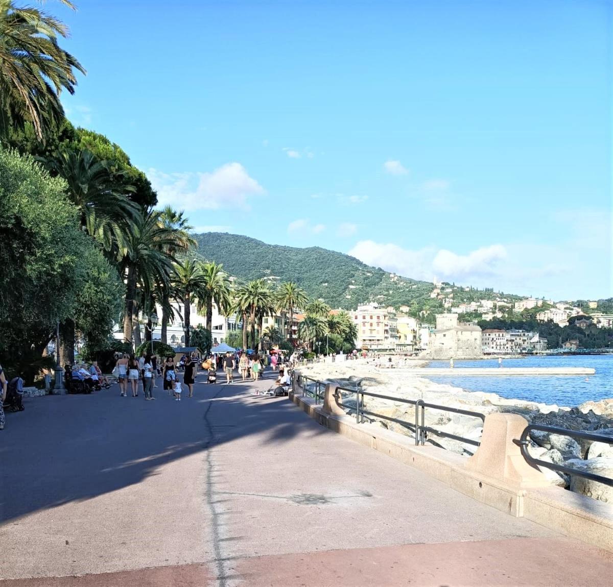Fronte Del Golf Apartment Rapallo Exterior photo