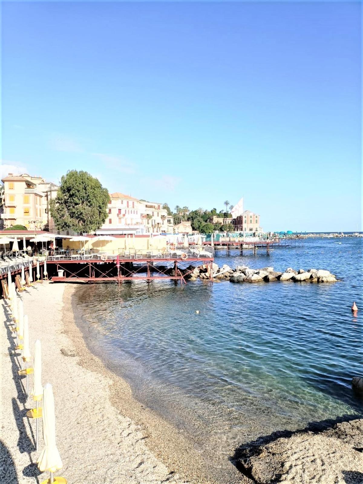 Fronte Del Golf Apartment Rapallo Exterior photo